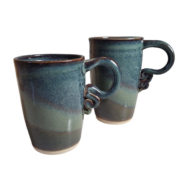 Set of 2 Handmade Pottery Mugs Ceramic Mugs Earth Tones With Lids - Picture 4 of 14